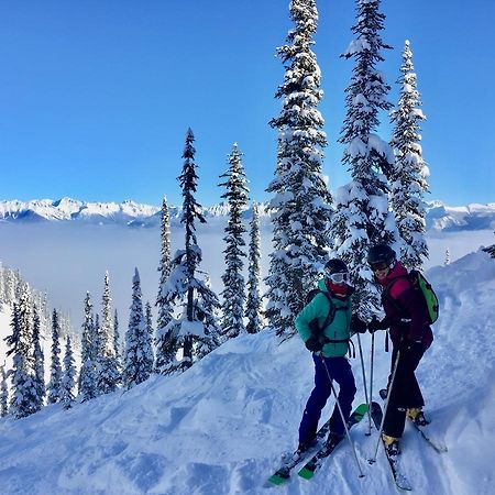 Kicking Horse Canyon Guest House 戈尔登 外观 照片