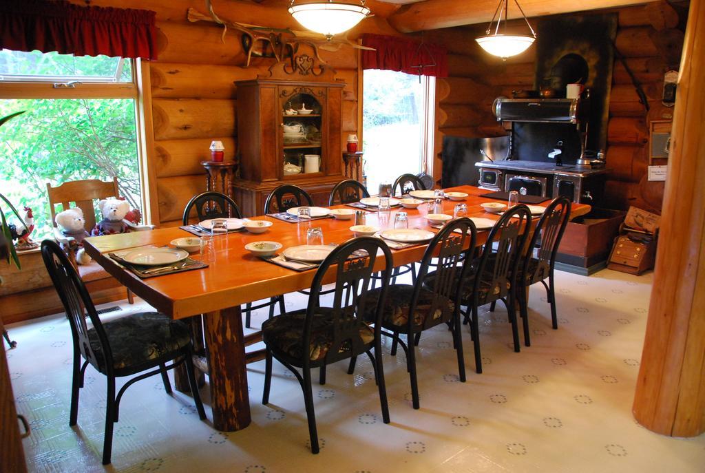 Kicking Horse Canyon Guest House 戈尔登 外观 照片