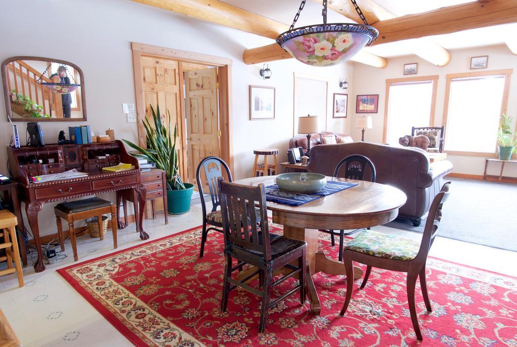 Kicking Horse Canyon Guest House 戈尔登 外观 照片