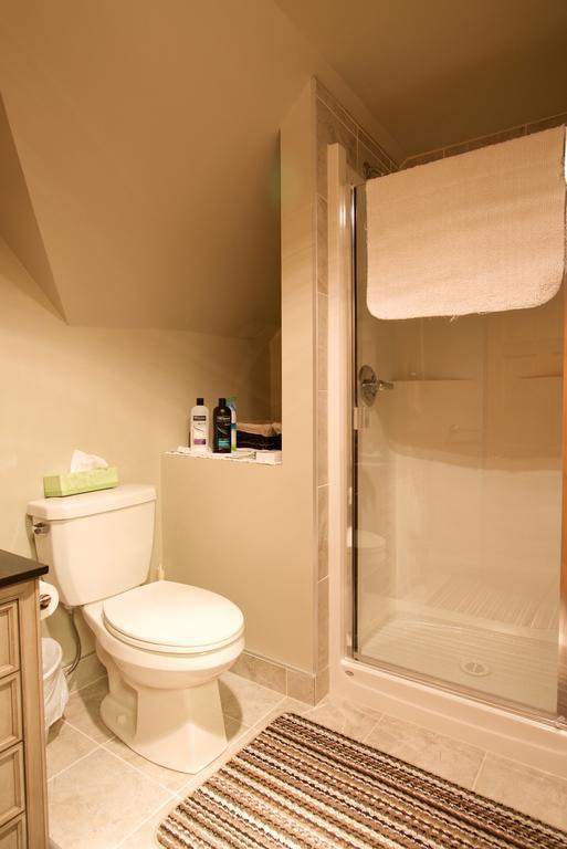 Kicking Horse Canyon Guest House 戈尔登 外观 照片