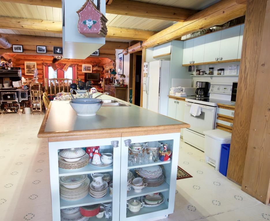 Kicking Horse Canyon Guest House 戈尔登 外观 照片