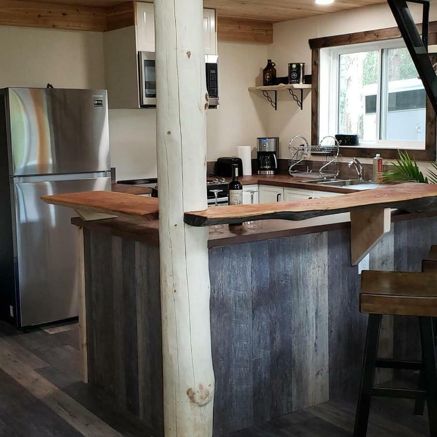Kicking Horse Canyon Guest House 戈尔登 外观 照片