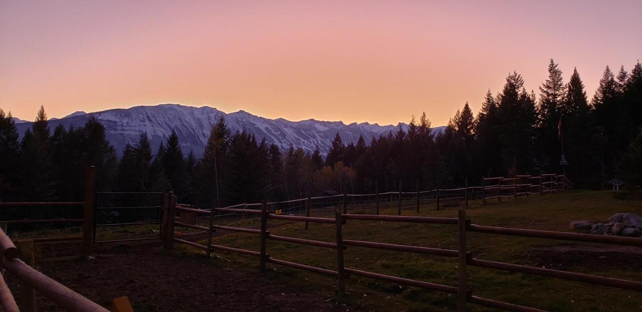 Kicking Horse Canyon Guest House 戈尔登 外观 照片